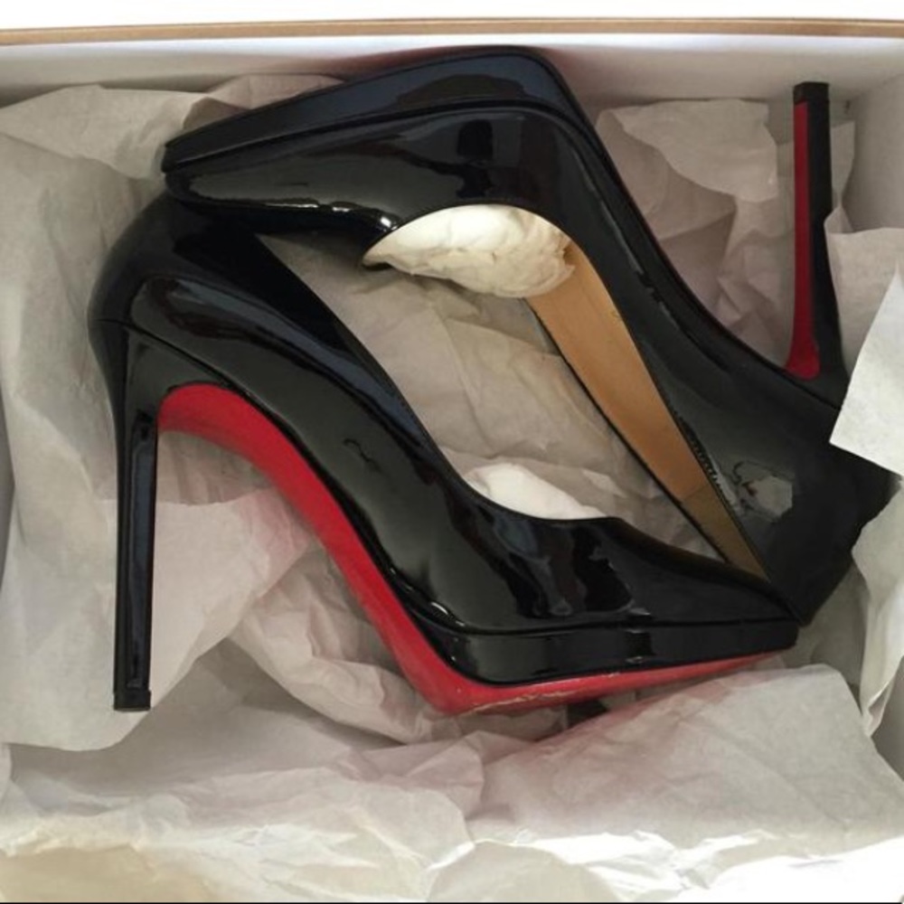 Christian Louboutin pigalle Plato pump in black